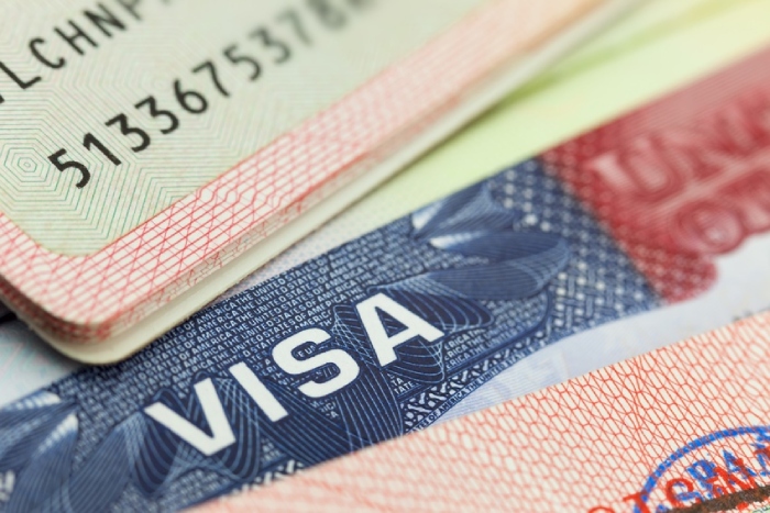 Visa và hộ chiếu là thứ không thể thiếu nếu bạn muốn du lịch nước ngoài